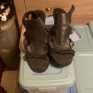 Leather open toe strappy heels, super cute